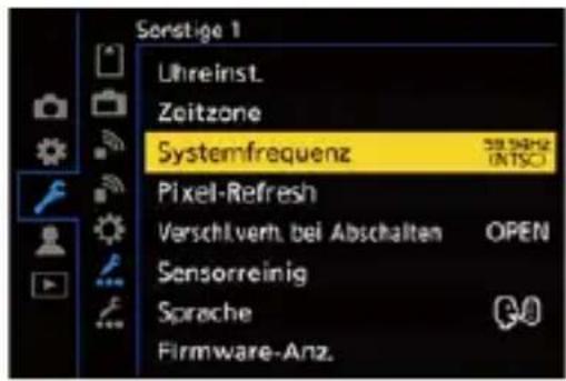 Sonstige 1 Uhreinst. Zeitzone Systemfrequenz Pixel-Refresh Verschliverb. bei Abschalten OPEN Sensorreinig Sprache Firmware-Anz.
