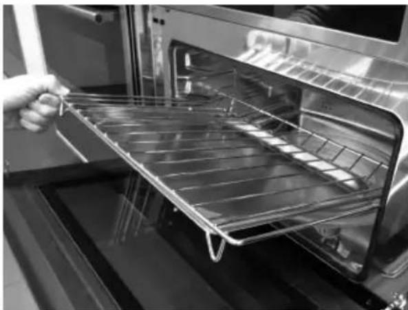 ILVE Combi 45 ILCM45X - ASSEMBLING AND DISASSEMBLING THE FLAT GRILL - 4