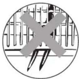 Logik LDW45S12 - Loading the Cutlery Basket - 3