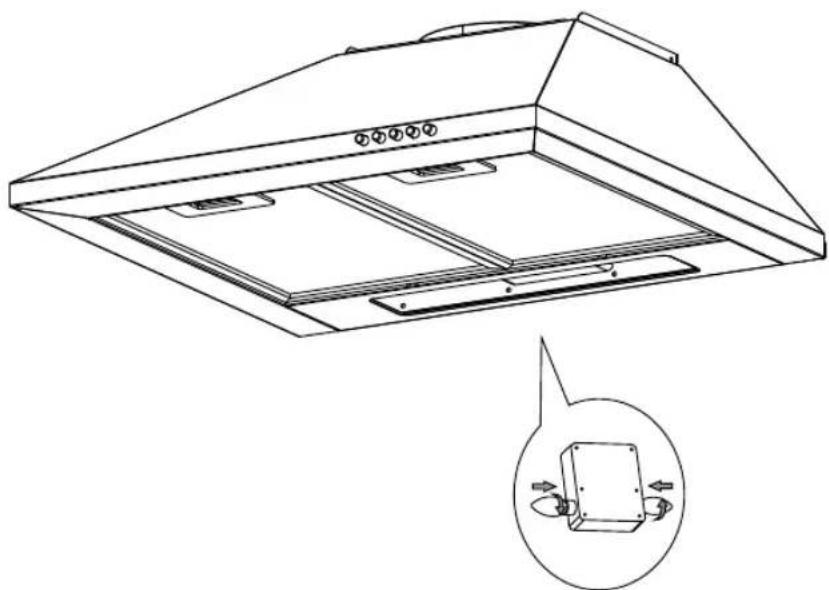 Logik L90CHDX13 - Changing the Lamps - 1