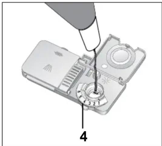 Diagram showing a soldering tool interacting with a device component, labeled with parts 1 through 5 and numbered 4.