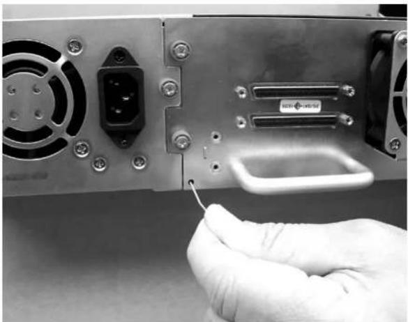 DELL TL2000 - SwappingCartridgeMagazines - 1