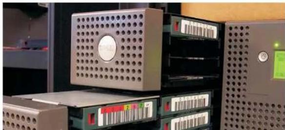 DELL TL2000 - ReleasingtheMagazinesManually - 4