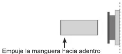 Empuje la manguera hacia adentro