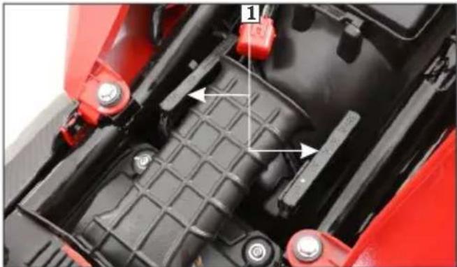 HERO Xtreme 200S (2020) - Air cleaner element inspection - 1