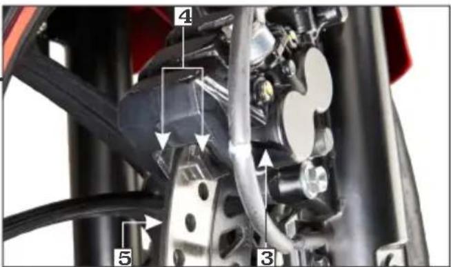 Labeled mechanical assembly diagram showing components 3, 4, and 5 with arrows indicating parts of a vehicle or engine assembly.