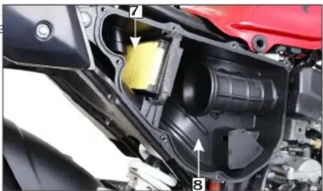 HERO Xpulse 200T (2021) - Air cleaner element inspection - 3