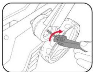 Ozito PXLMTK-4182 - Fitting the Telescopic Handle - 2