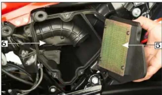 HERO Glamour (2019) - Air cleaner element inspection - 3