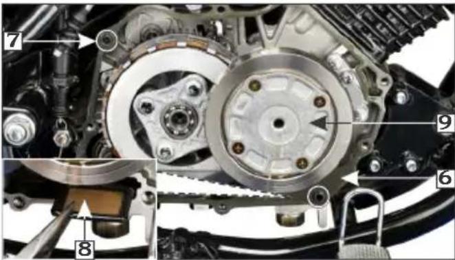 Technical diagram of an automotive gear assembly with numbered components and mechanical parts highlighted
