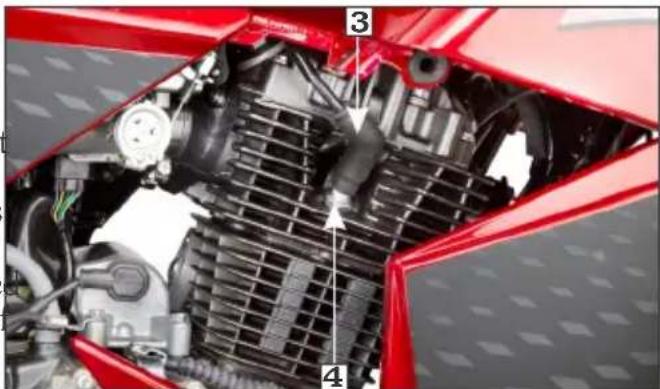 HERO Karizma ZMR (2018) - Spark plug removal - 2