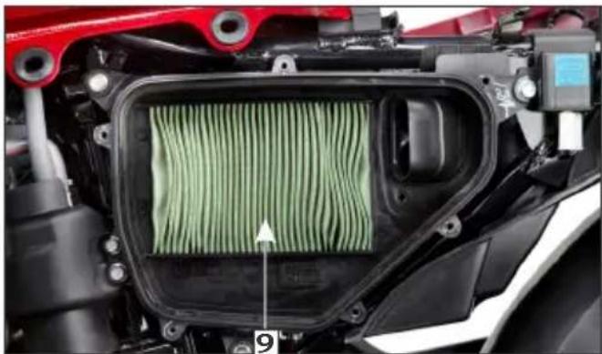 HERO Karizma ZMR (2018) - Air cleaner element inspection - 5