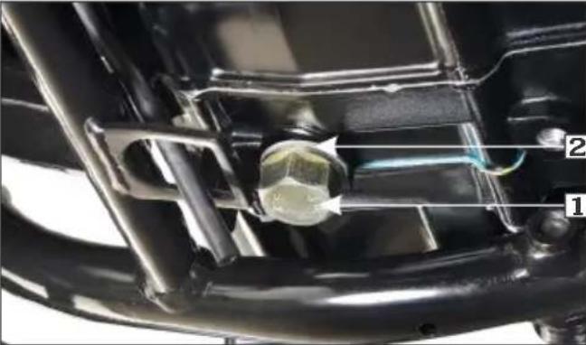 HERO Passion Xpro (2018) - Engine oil replacement process/ Oil circulation inspection - 1