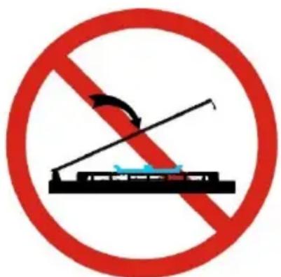 Prohibition sign indicating no obstruction, featuring a diagonal line crossing over a barrier with a small boat icon.