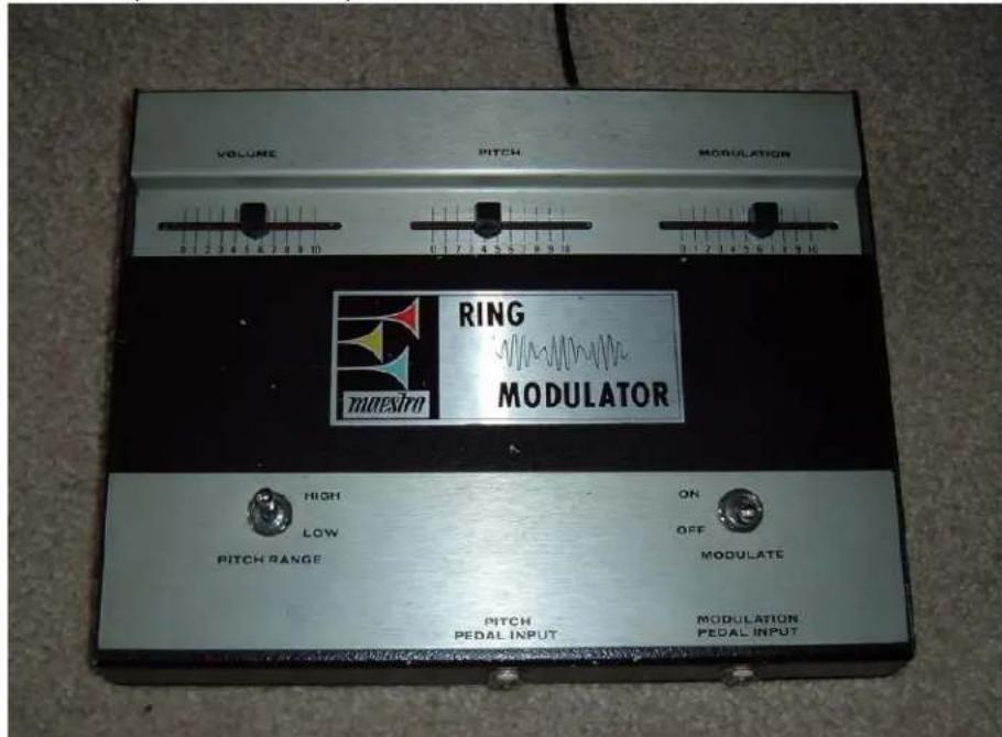 VOLUME PITCH MODULATION RING MODULATOR MAestro HIGH LOW PITCH RANGE ON OFF MODULATE PITCH PEDAL INPUT MODULATION PEDAL INPUT