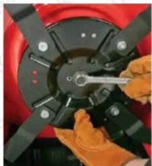 Baumr-AG 890SXe - Replacing the Blades - 2