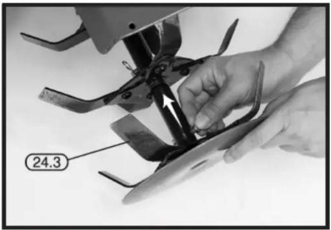 HYUNDAI HYT150 - Step 4 : Attach The Blades - 2