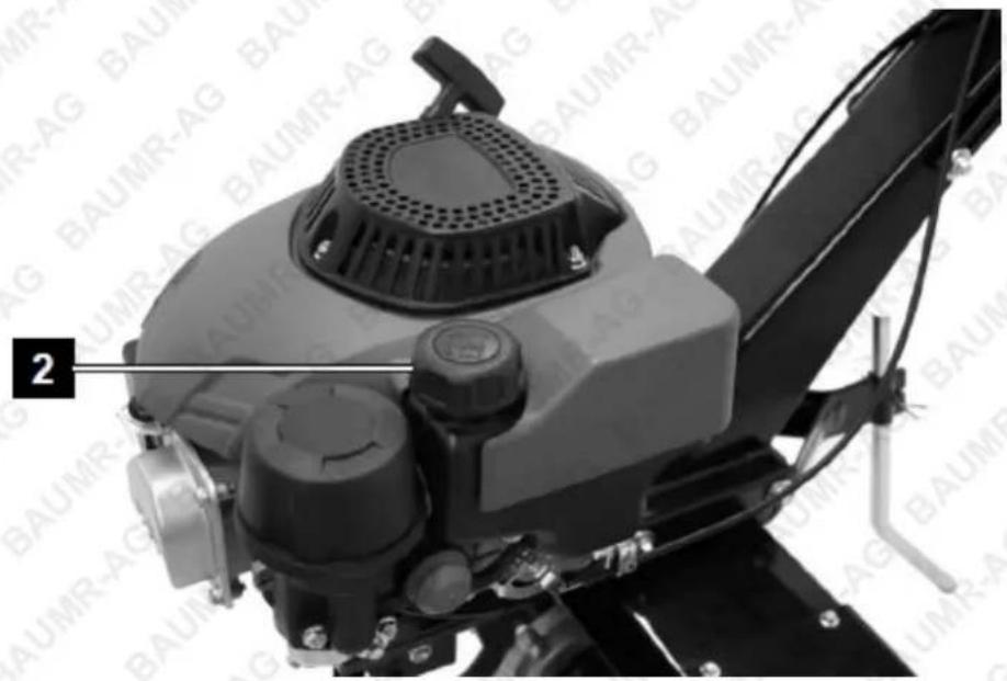 Baumr-AG BT-889 - Adding Motor Oil and Petrol - 3