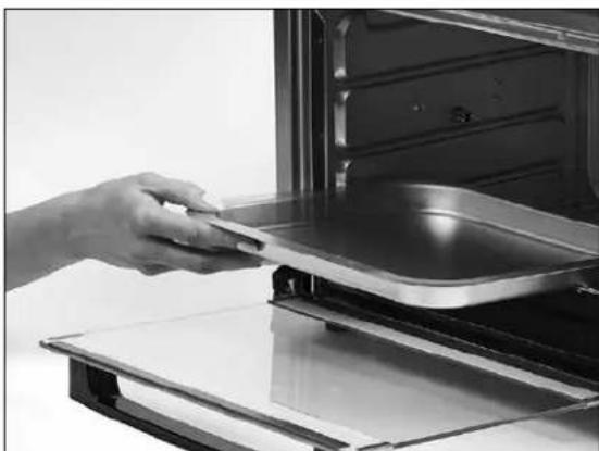 Emeril Lagasse Power AirFryer 360 XL S-AFO-004 - USING THE BAKING PAN - 3