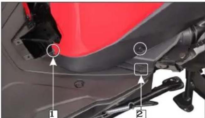 HERO Xoom Xtec (2023) - Left side cover Removal - 1