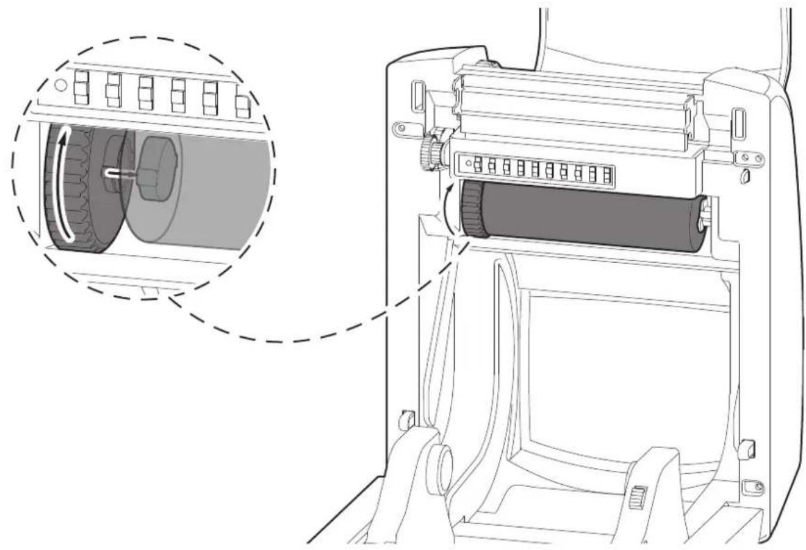 CUSTOM D4 102 - Loading the ribbon roll - 3