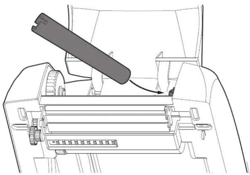 CUSTOM D4 102 - Loading the ribbon roll - 4