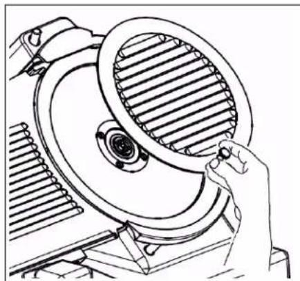Avantco SL713A - Reassembling the Center Plate - 1