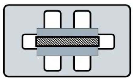 Pure mechanical assembly diagram showing a central shaft with four flanges and a hatched middle section (no text or symbols)