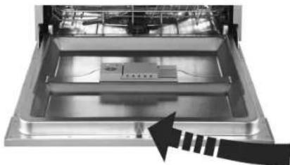 DELONGHI DEDW6112SC - Cleaning the Door - 1