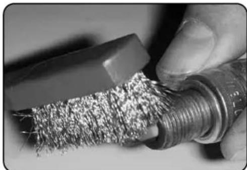 DuroStar DS13000MX - Measure plug gap - 1