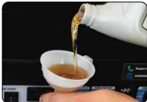 DuroStar DS10000E - Checking the Oil - 3