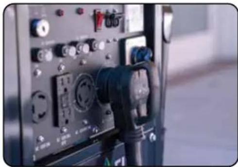 DuroStar DS10000E - Connecting a Load to the Generator - 2