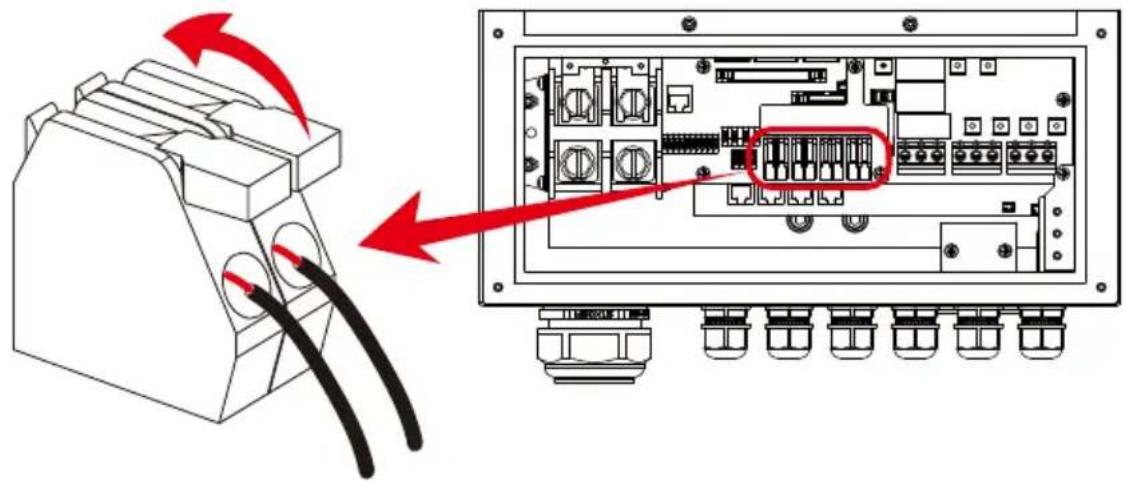 Technical diagram showing connection between an electrical terminal block and its internal circuit board, with red arrows indicating signal flow.