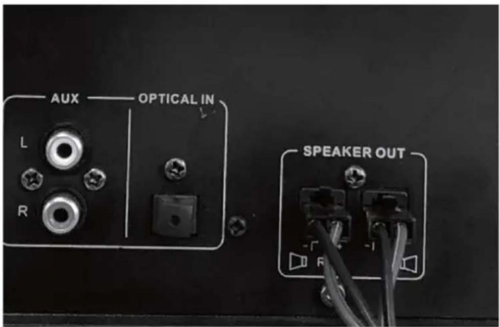 AUX OPTICAL IN L R SPEAKER OUT