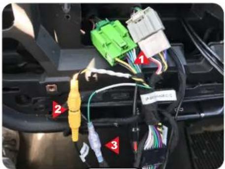 Car wiring diagram showing connections between car body, wires, and components with numbered labels