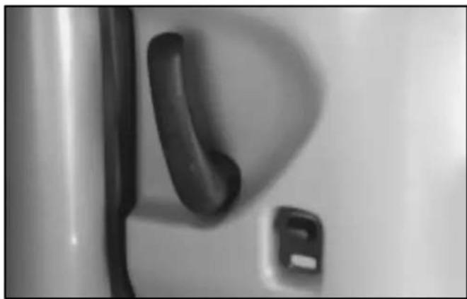 Oldsmobile Aurora (2002) - CAUTION: - 1