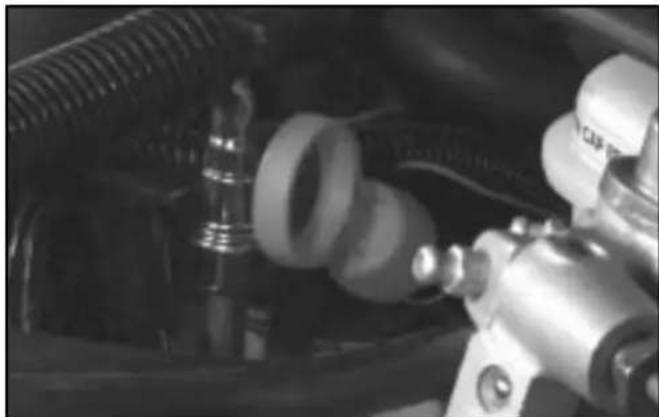 Oldsmobile Aurora (2002) - Checking the Fluid Level - 1