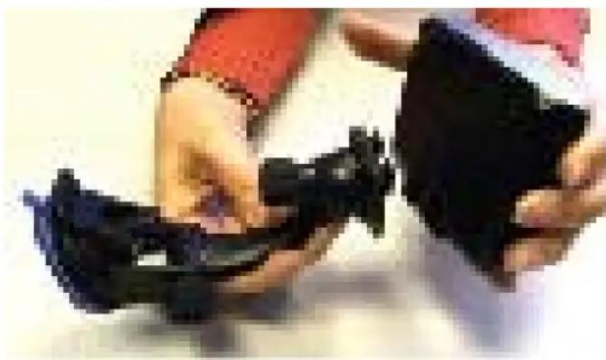 MAGELLAN Maestro 3100 - Attach the Adjustable Mount - 1
