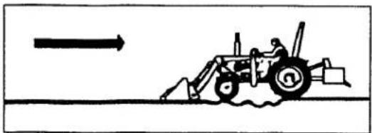 KUBOTA LA352 - LOADING LOW TRUCKS OR SPREADERS FROM A PILE - 2