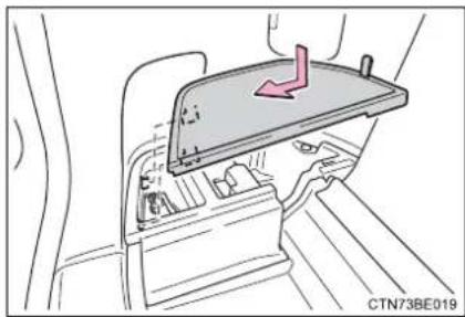 TOYOTA Highlander Hybrid (2018) - ■ Installing the 12-volt battery cover - 3