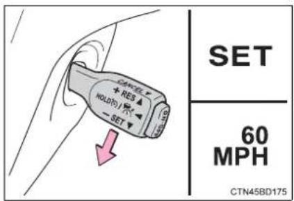 TOYOTA Highlander Hybrid (2018) - Selecting constant speed control mode - 2