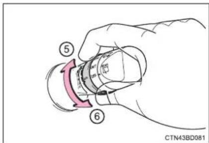 TOYOTA Highlander Hybrid (2018) - Operating the wiper lever - 5