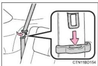 TOYOTA Highlander Hybrid (2018) - ■When not using the rear seat belts - 2