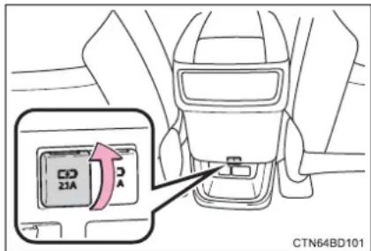 TOYOTA Highlander Hybrid (2018) - ■ Using the USB charging ports - 2