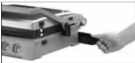 CUISINART Griddler Deluxe GR-150 - To insert the cooking plates: - 4
