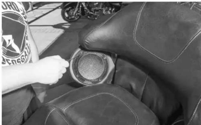 Rockford Fosgate HD9813SG-STAGE3 - Step 2 - Speaker Removal - 6