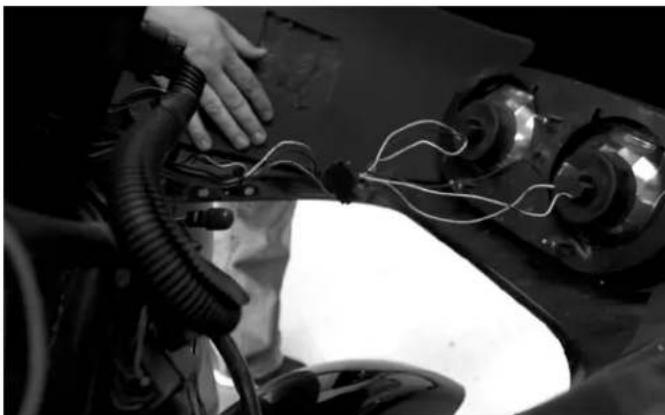 Rockford Fosgate HD9813SG-STAGE3 - Step 1 - Fairing Removal - 2