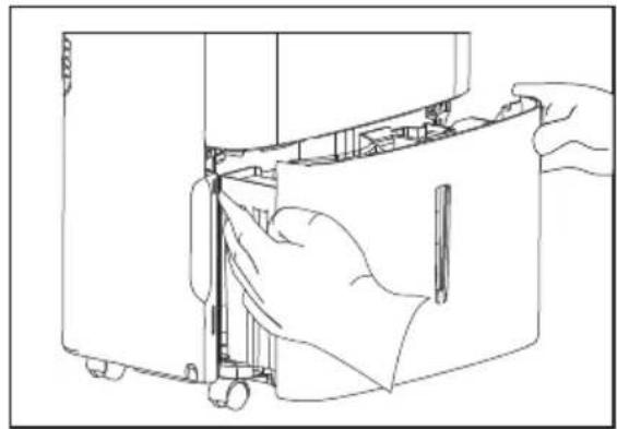 FRIGIDAIRE FGAC5044W1 - Removing Collected Water - 3