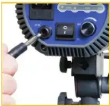 Impact VC-500WLN - Sync Cord (Optional Accessory) - 1