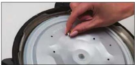 Emeril Lagasse Pressure Cooker Plus - CHANGING OR CLEANING THE INNER LID - 1